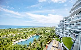 Cam Ranh Riviera Beach Resort & Spa